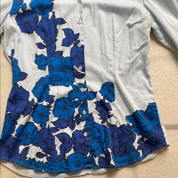 NY&Co Blue Floral Long Sleeve Button Down Shirt Women's Size Medium - Picture 8 of 16
